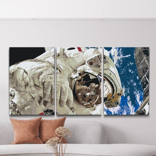 ASTRONAUT